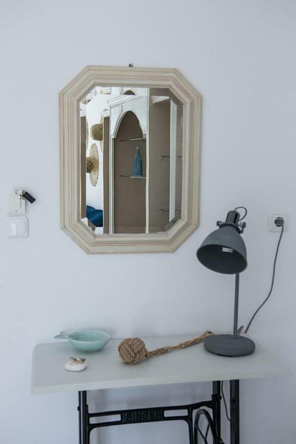 Aquarella-Stylish Veranda Apartment In Centre Of Poros Town Exterior foto